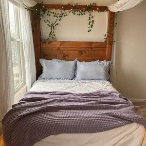 Laura Ashely Bed Sheets// Size Full
